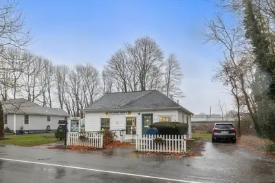 36 Carriage Shop Road, Falmouth MA — view 2