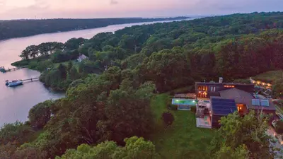 400 Barnes Road, Tisbury MA