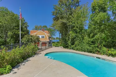 4390 Main, Barnstable MA — view 4