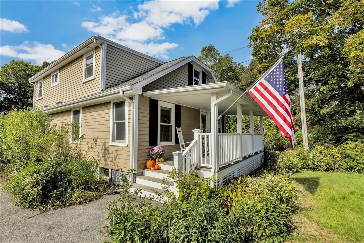 33 Oakwood Avenue, Falmouth MA — view 2