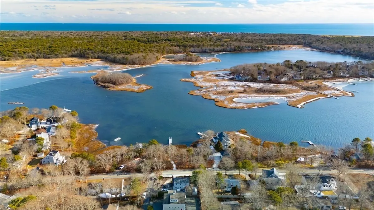 197 Monomoscoy Road, Mashpee MA — view 5