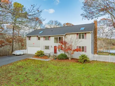 11 Elizabeth, Yarmouth MA — view 3