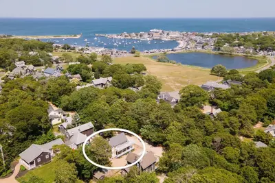 9 Brunswick, Tisbury MA