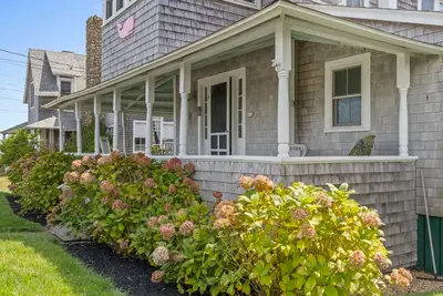 6 Brewster Avenue, Oak Bluffs MA — view 5