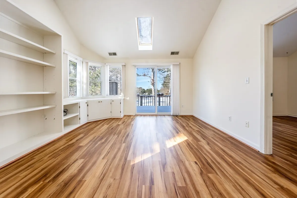 8 Oak Glen, Yarmouth MA — view 4