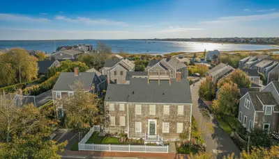 2 Mariner Way