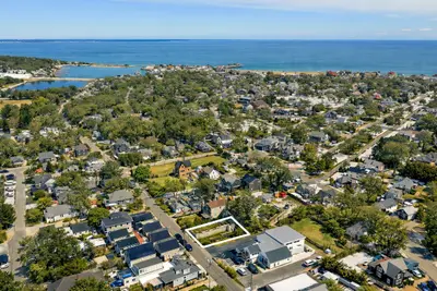 112 Dukes County, Oak Bluffs MA — view 2
