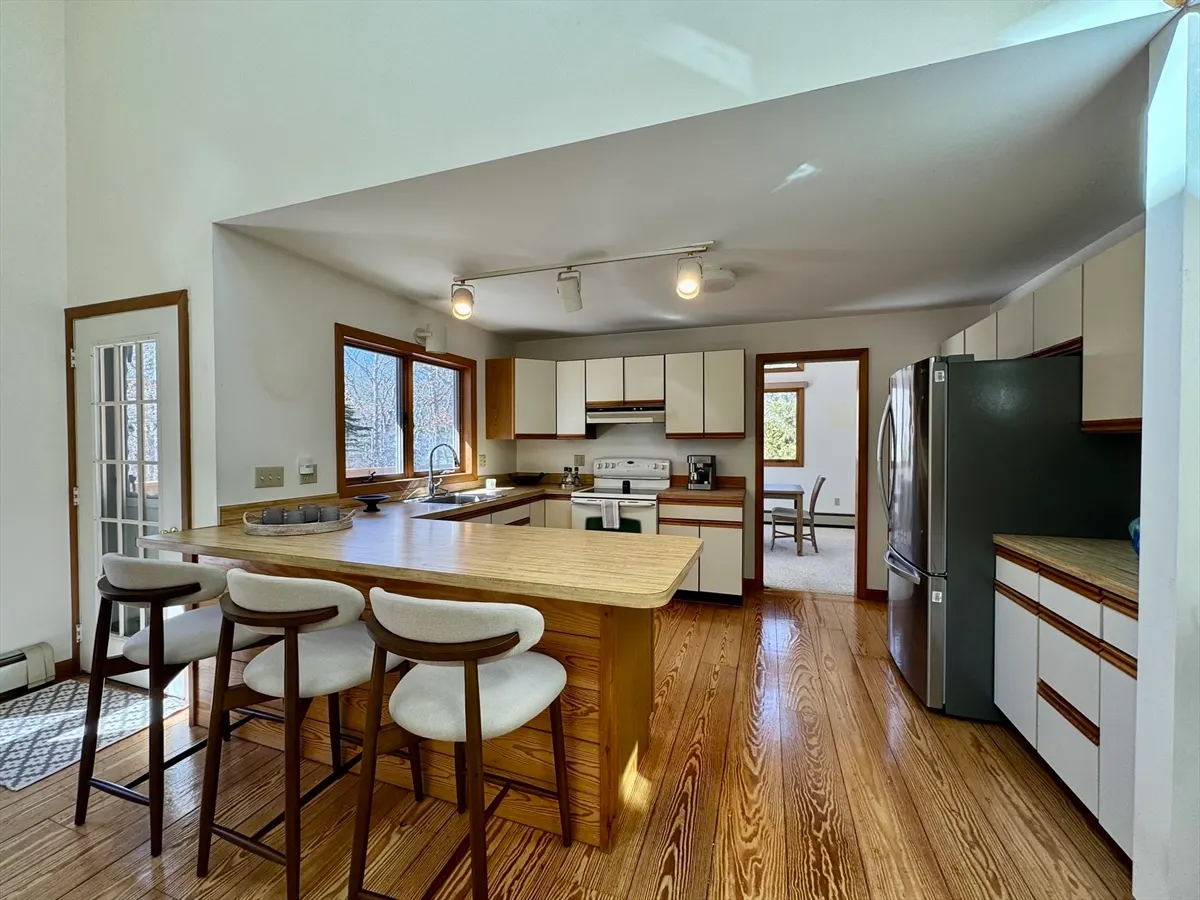 103 Meadow View Road, Tisbury MA — view 4