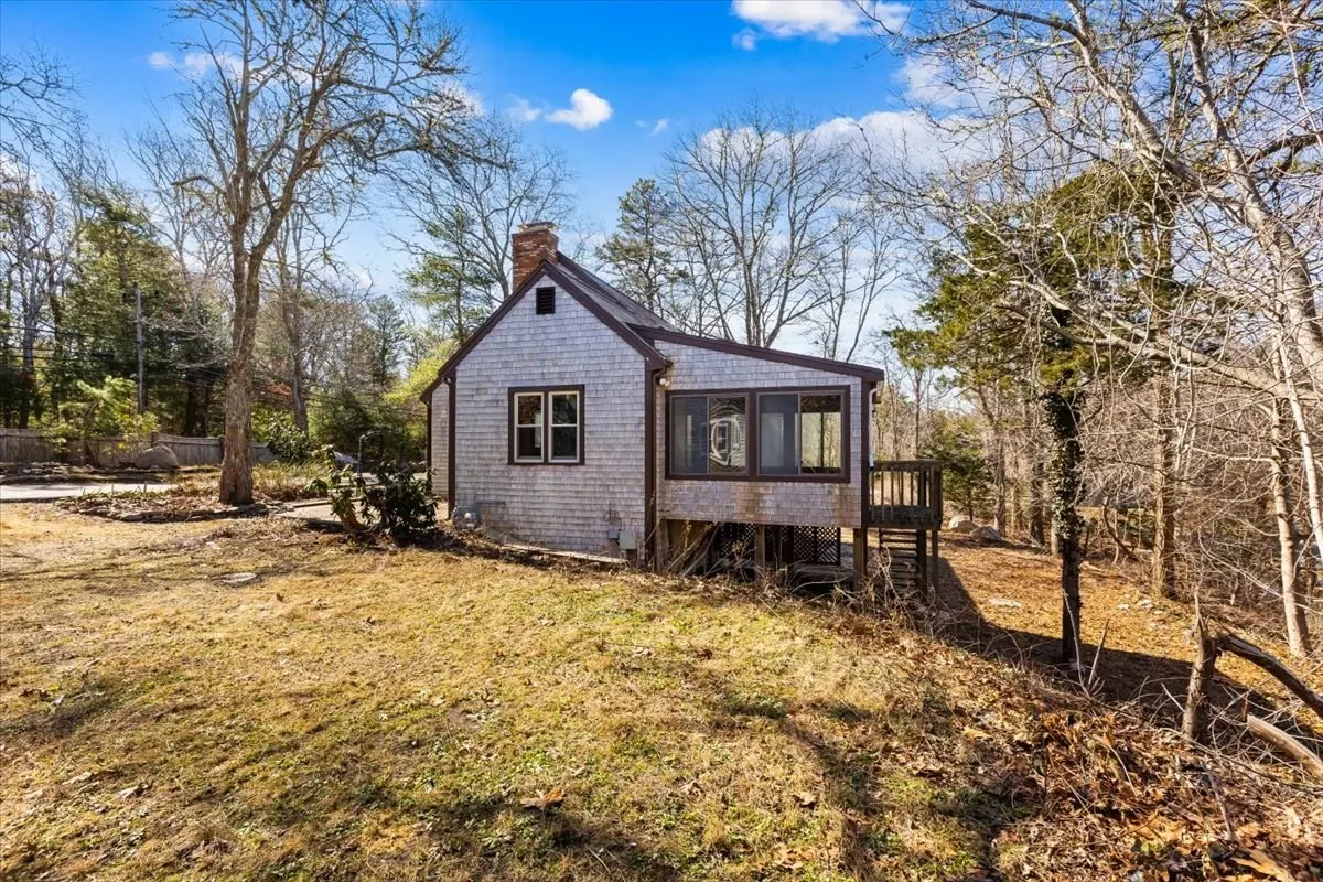 1094 County Road, Bourne MA — view 5