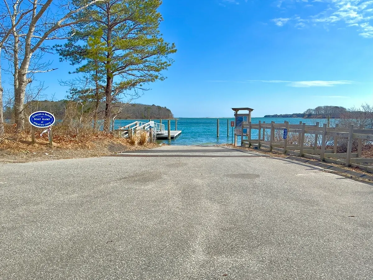 11 Dry Hollow Lane, Mashpee MA — view 3