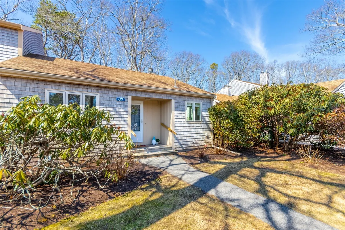 67 Woodland Trail, Unit 67, Falmouth MA