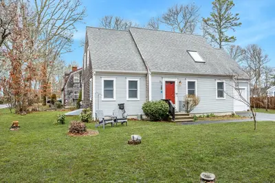 15 Florence Avenue, Mashpee MA — view 2