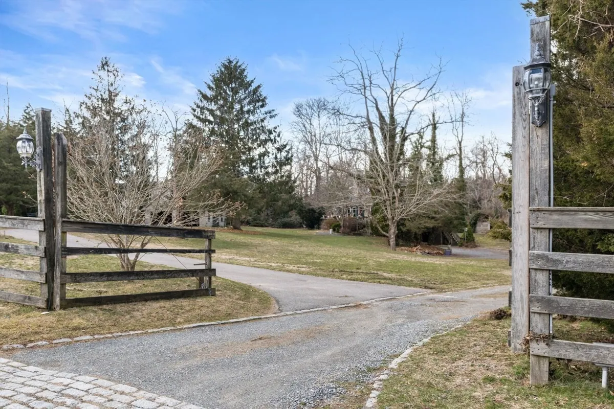 20 Blue Shutters Lane, Falmouth MA — view 2