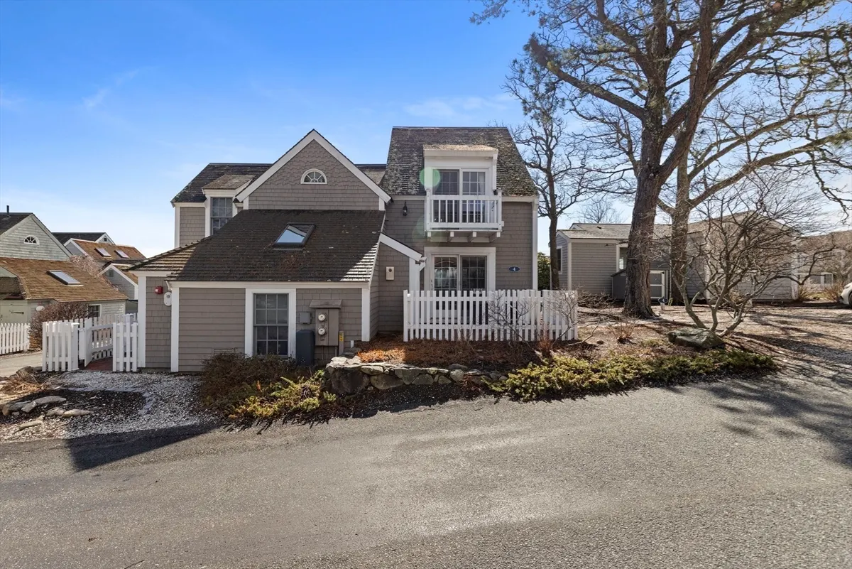 4 Hyannis Point Road, Unit 4, Mashpee MA