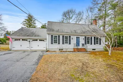33 Head of the Bay Road, Bourne MA — view 2