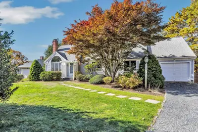 73 Ennsbrook Drive, Falmouth MA — view 3