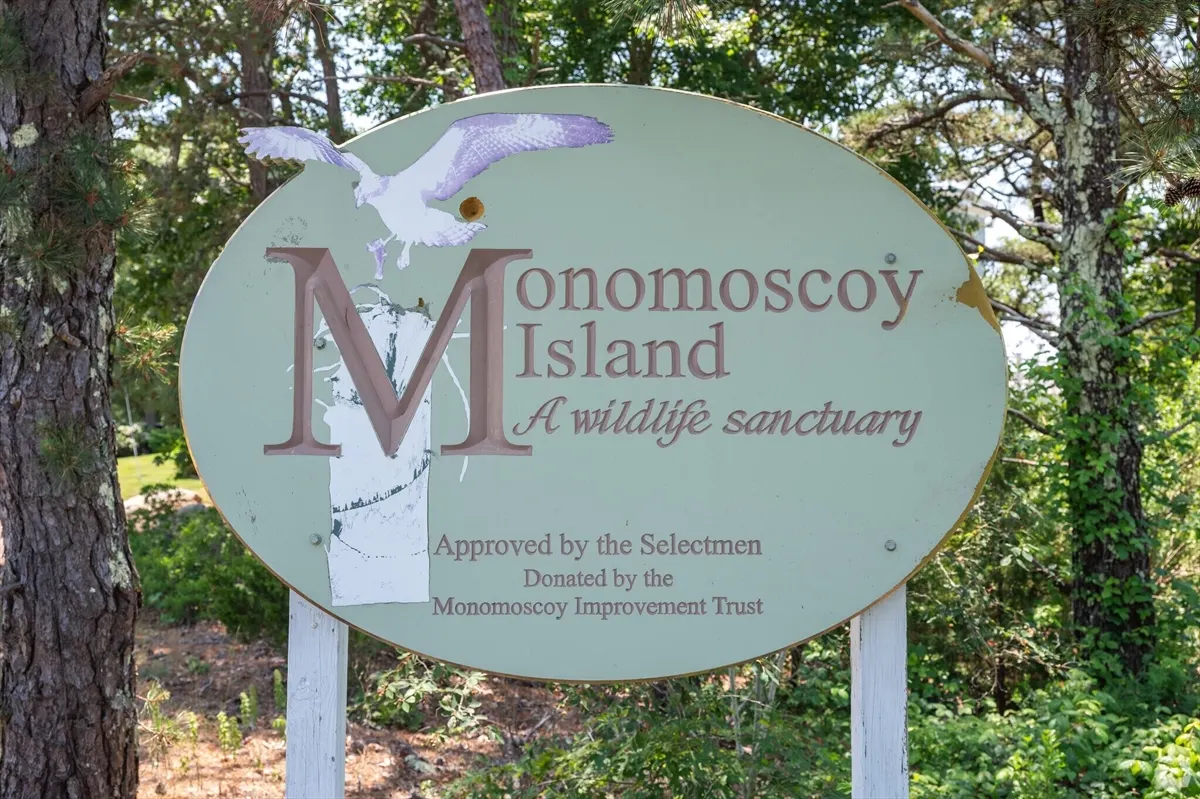 183 Monomoscoy Road, Mashpee MA