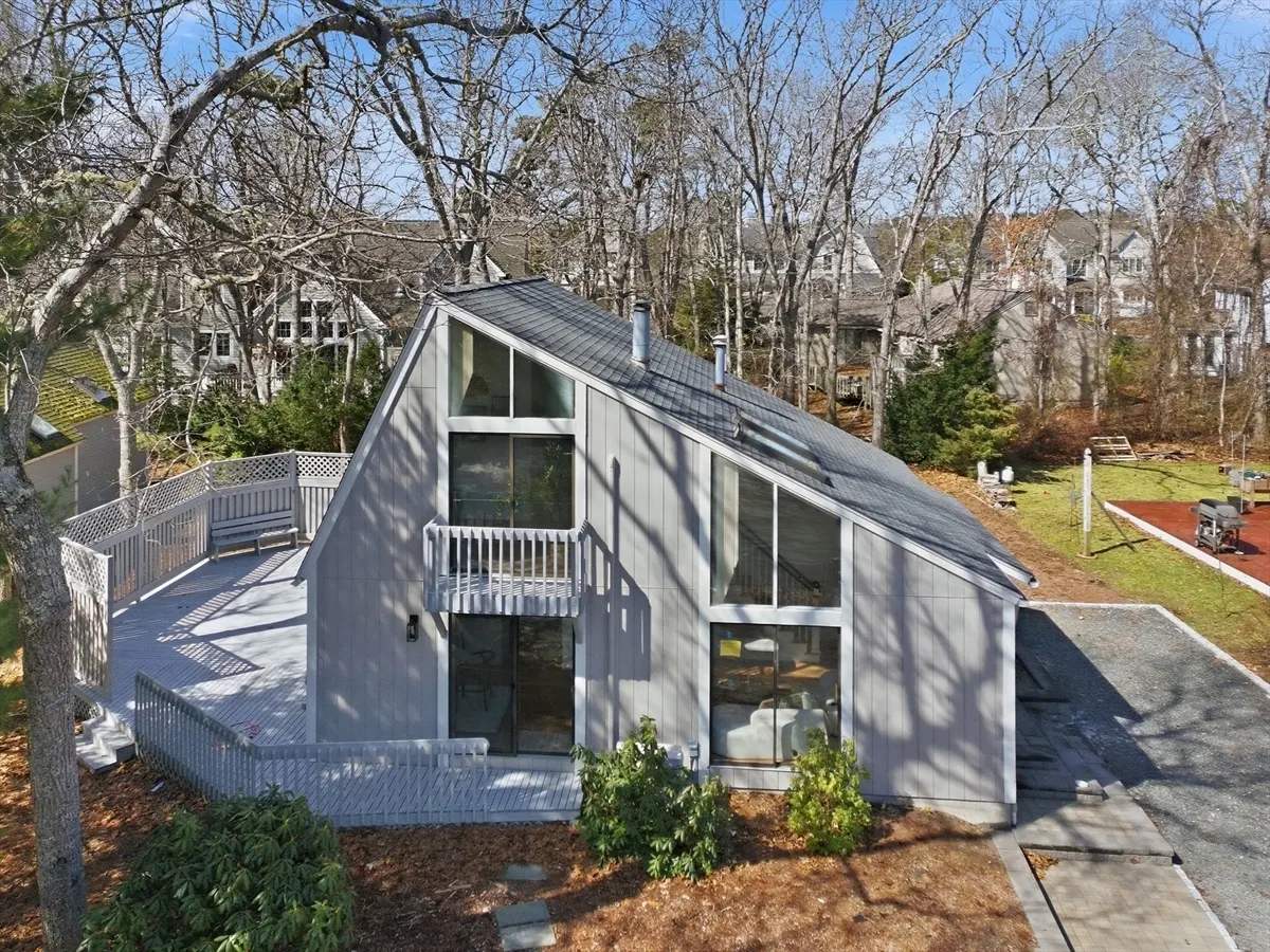 18 Sand Dollar Lane, Mashpee MA — view 3