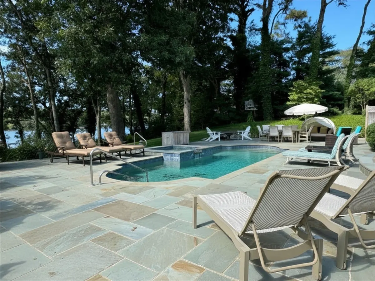 385 Barnes Road, Oak Bluffs MA — view 2