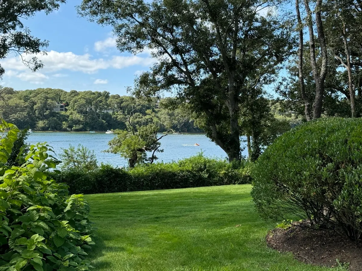 385 Barnes Road, Oak Bluffs MA — view 3