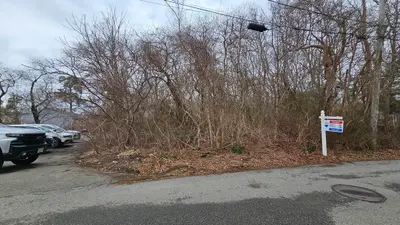 Holt Road, Bourne MA — view 5