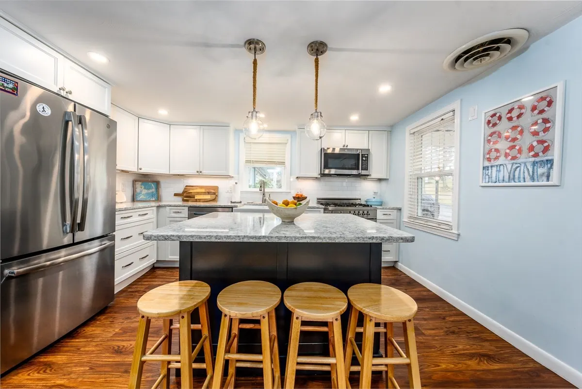 8 Quinsigamond Avenue, Falmouth MA — view 4