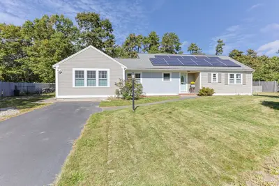 176 Beacon Street, Yarmouth MA — view 3