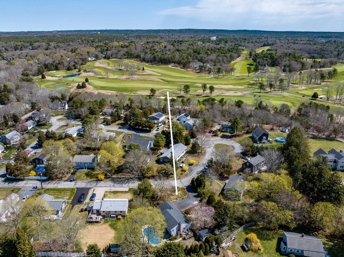 8 Elizabeth Road, Bourne MA — view 4