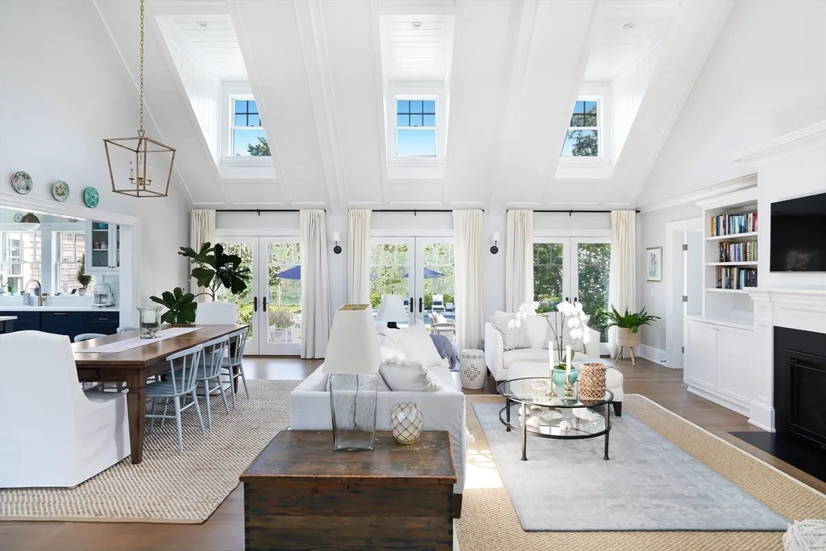 8 Paddock Road, Oak Bluffs MA — view 5