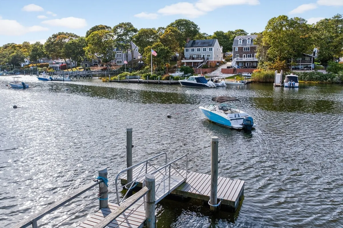 23 Childs River Road, Falmouth MA — view 3