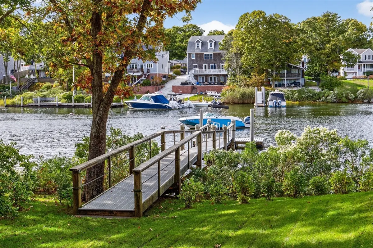 23 Childs River Road, Falmouth MA — view 5