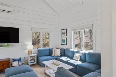 309 Barnes, Oak Bluffs MA — view 4