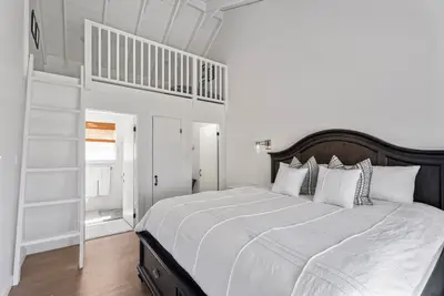 309 Barnes, Oak Bluffs MA — view 5