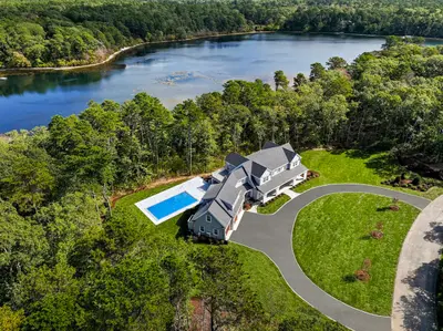 19 Walkerwoods Drive