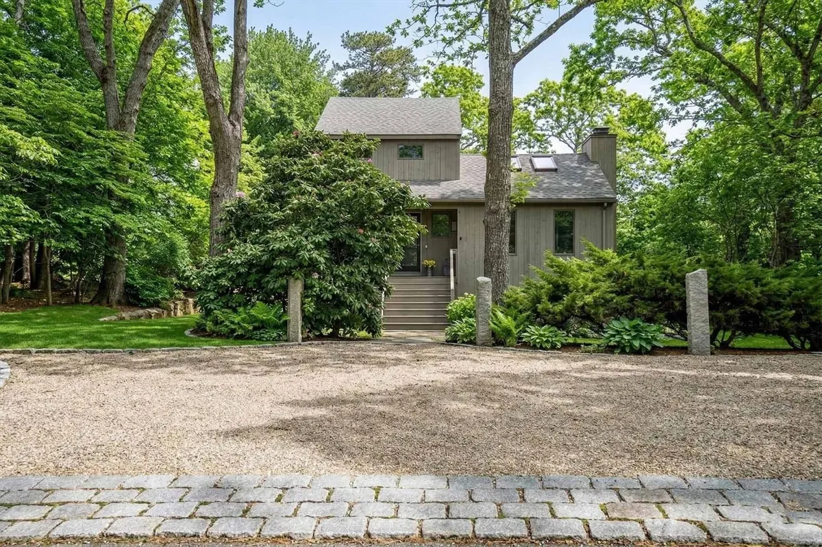 3 Hidden Cove Road, Oak Bluffs MA — view 3