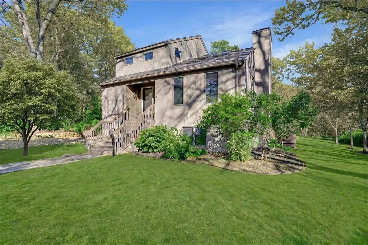 3 Hidden Cove Road, Oak Bluffs MA — view 4