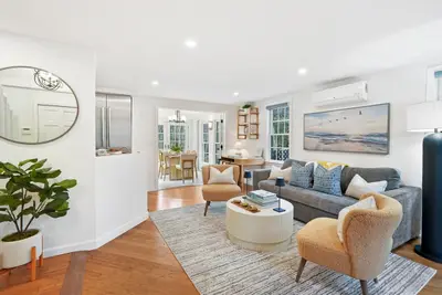 26 Sea Glen Road, Oak Bluffs MA — view 3