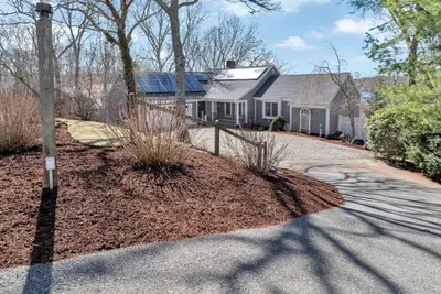 18 Gray Rocks West Road, Falmouth MA — view 2