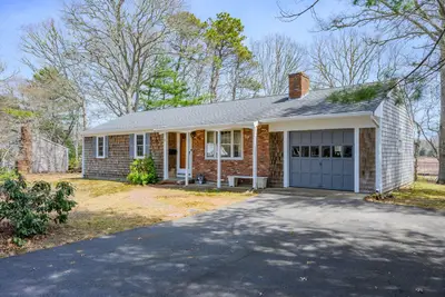 22 Longfellow Drive