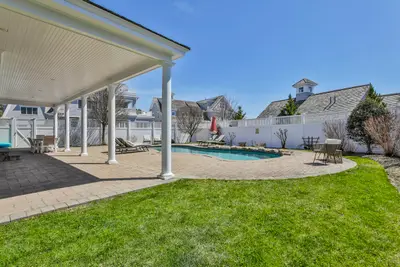 5 Coastline Drive, Mashpee MA — view 3