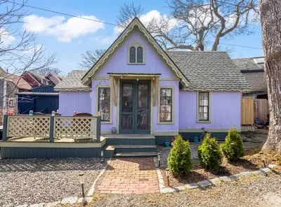 1 Pease Avenue, Oak Bluffs MA