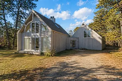 22 Old Harbor Lane, Oak Bluffs MA — view 4