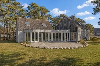 22 Old Harbor Lane, Oak Bluffs MA — view 5