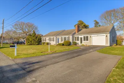 8 Captain Percival Road, Yarmouth MA — view 3