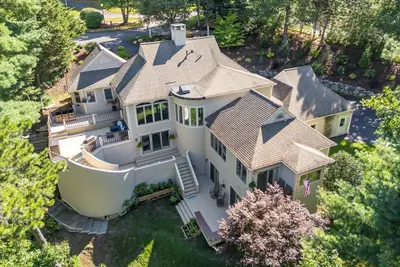 3 Glenwood Lane