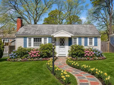 9 Mayflower Road