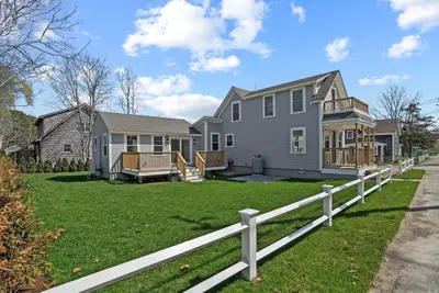 33 Vineyard Avenue, Oak Bluffs MA — view 2