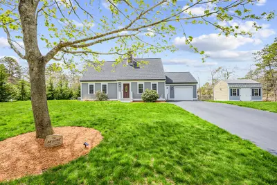 2 W Crossfield Road