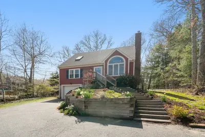 25 Moon Compass Lane