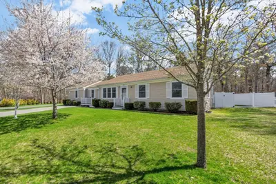 3 Harness Drive, Falmouth MA — view 4